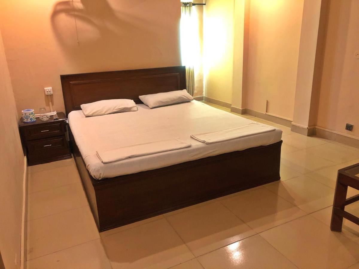 Hotel Babar House à Faisalabad Extérieur photo