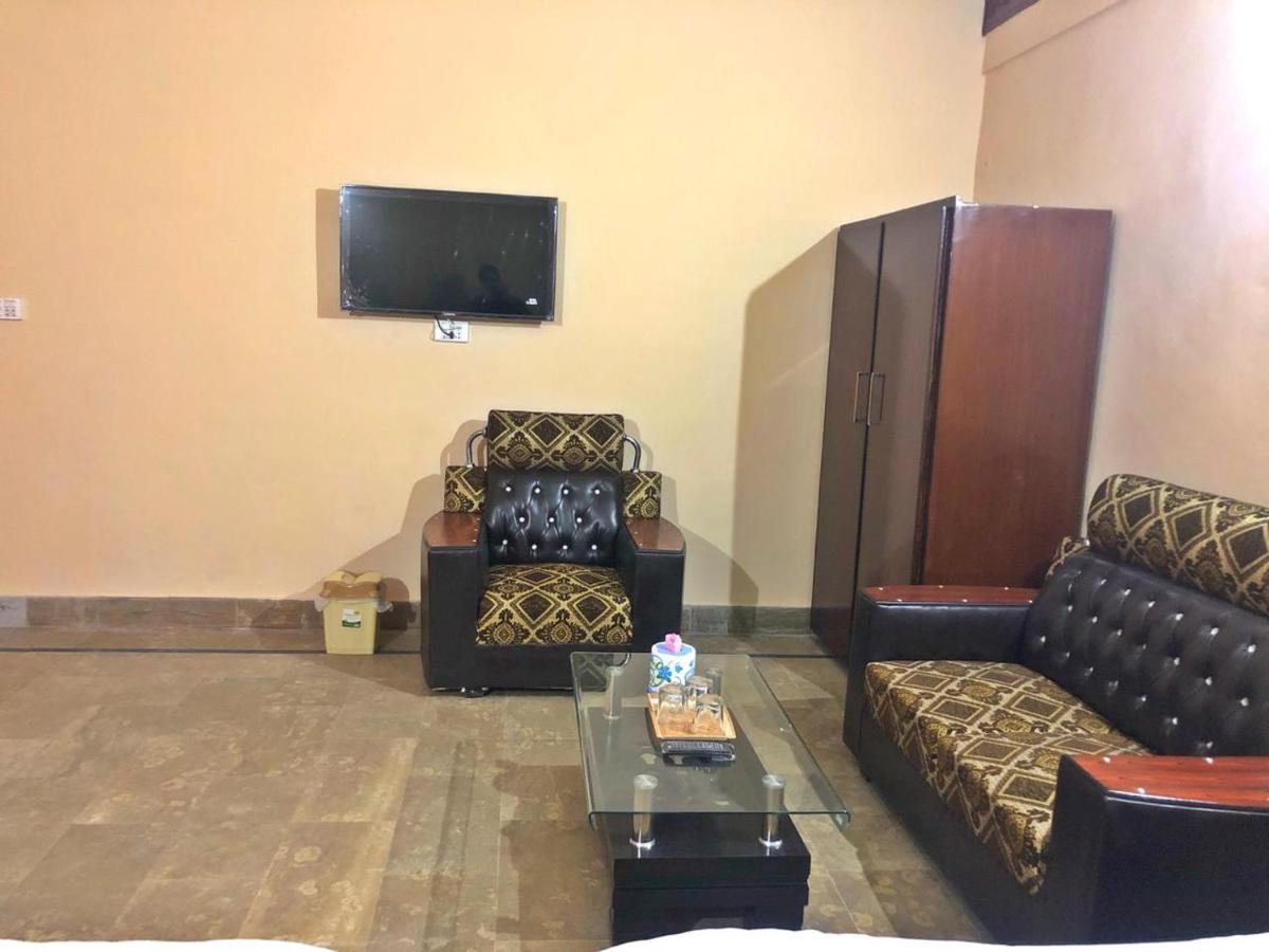Hotel Babar House à Faisalabad Extérieur photo