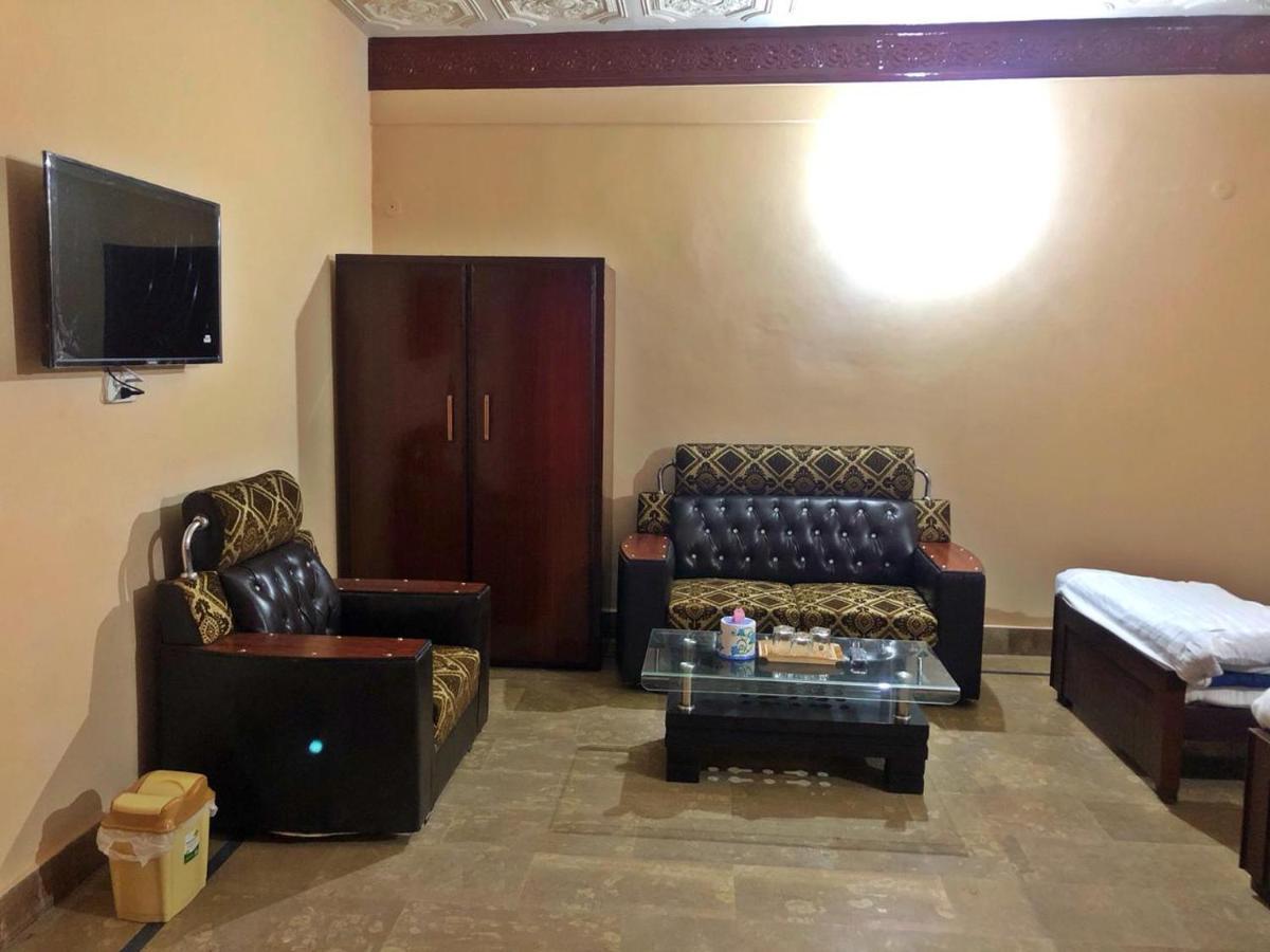 Hotel Babar House à Faisalabad Extérieur photo